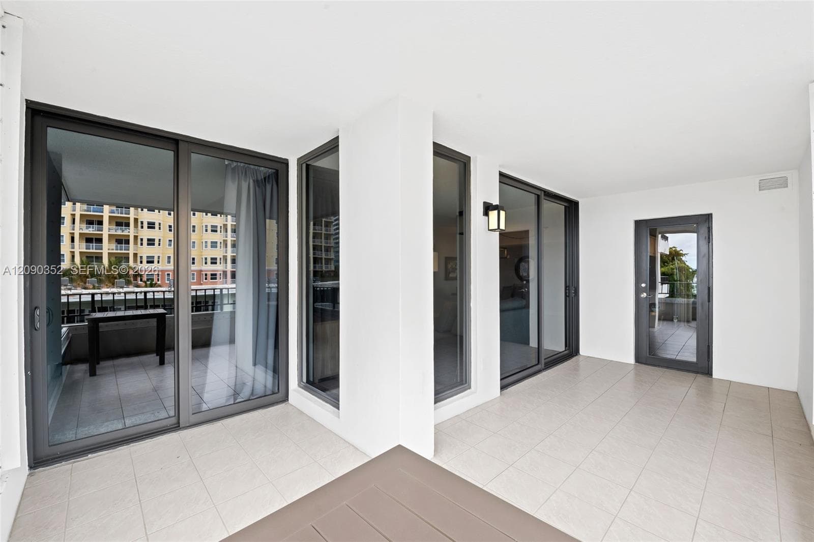 EMERALD TOWER · #407 in Pompano Beach - Photo 21