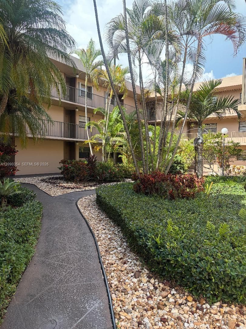 THE GARDENS OF KENDALL CO · #313 in Miami - Photo 1