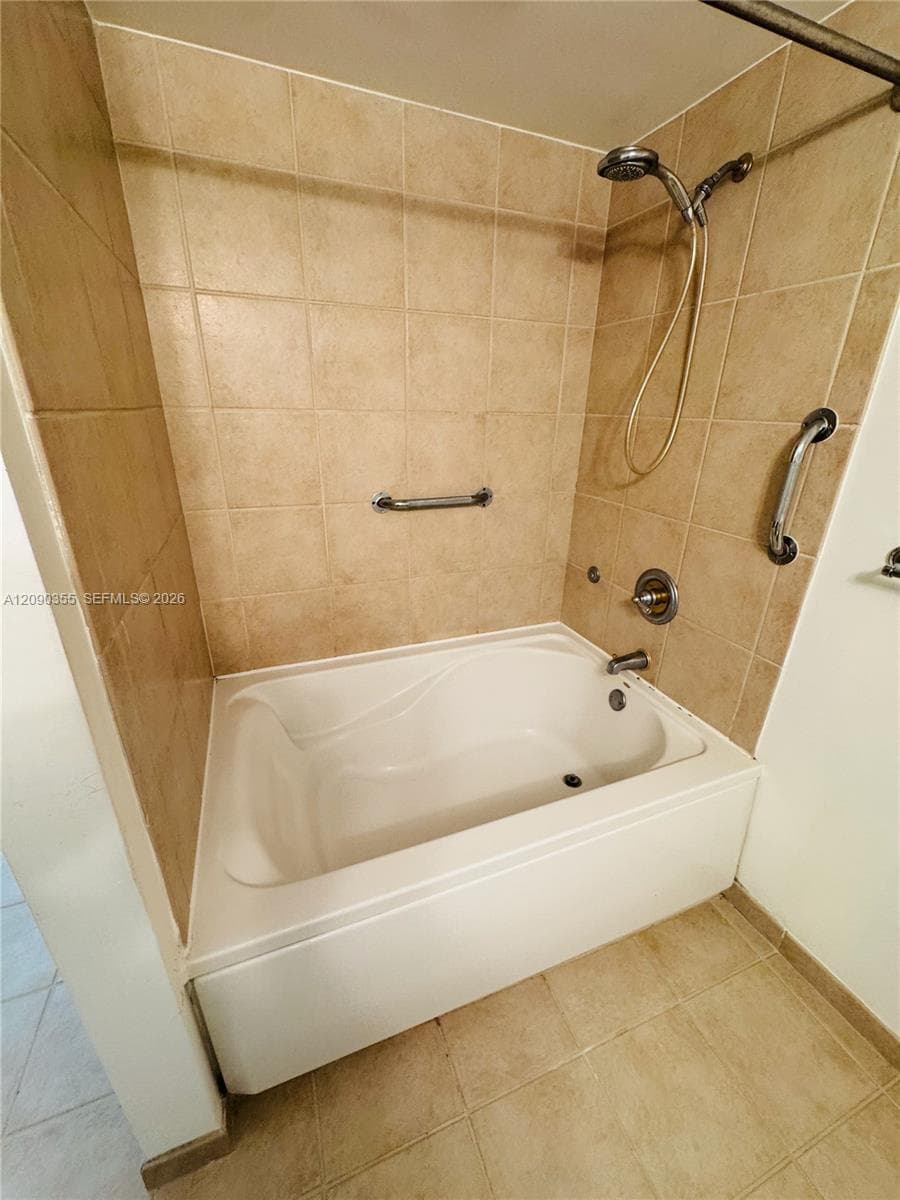 TURNBERRY ON THE GREEN CO · #1006 in Aventura - Photo 8