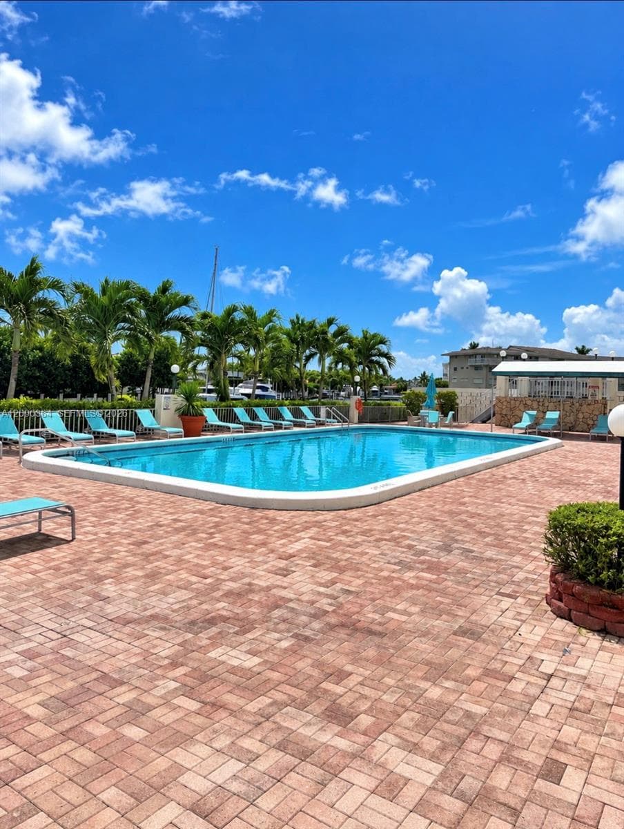 OCEAN VIEW TOWERS CONDO · #1015 in Hallandale Beach - Photo 6