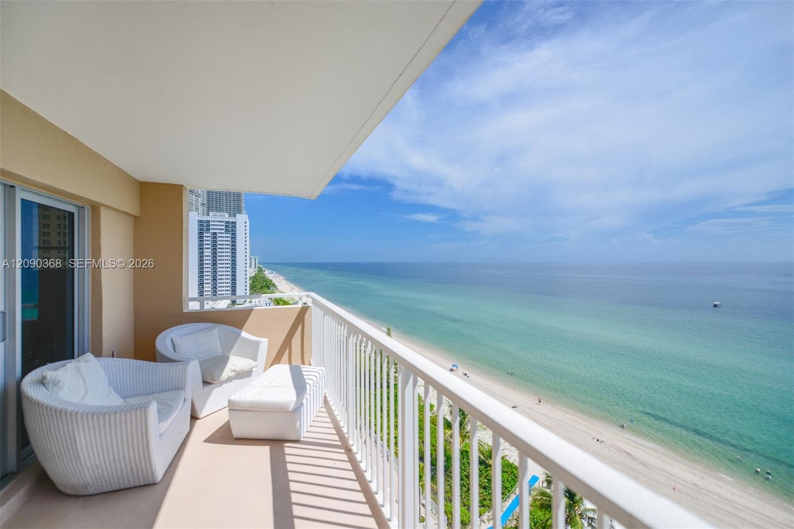 HEMISPHERES CONDO · #11P in Hallandale Beach - Photo 4