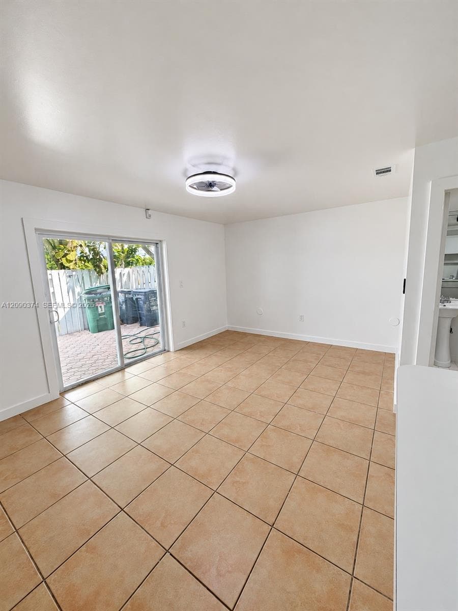 13893 SW 62nd Ter #. photo 6