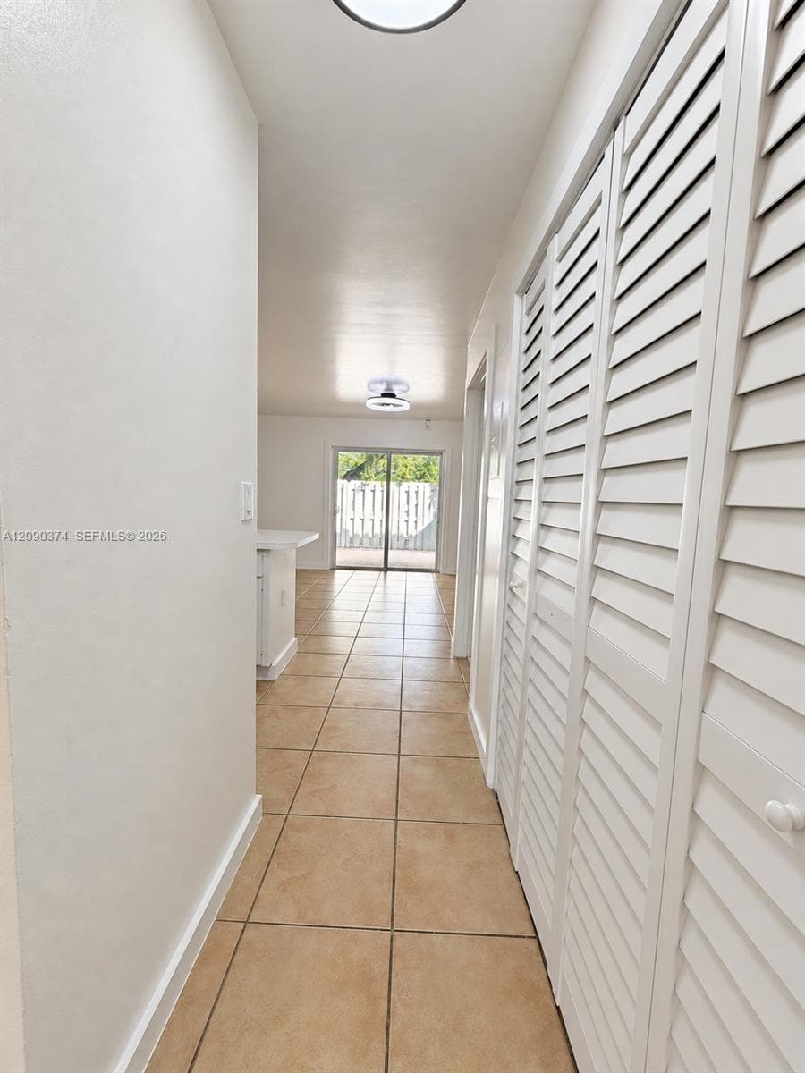 13893 SW 62nd Ter #. photo 4