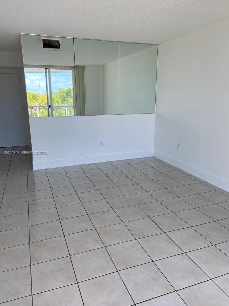 ISLA DEL MAR · #614 in Miami - Photo 17