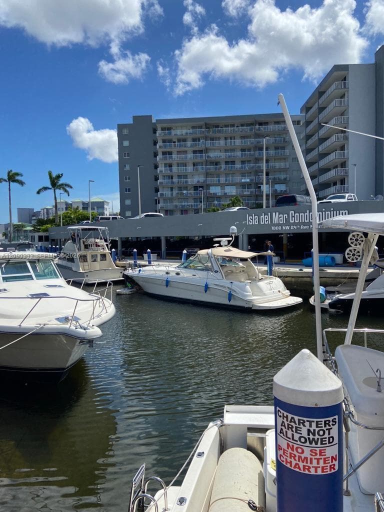 ISLA DEL MAR · #614 in Miami - Photo 8