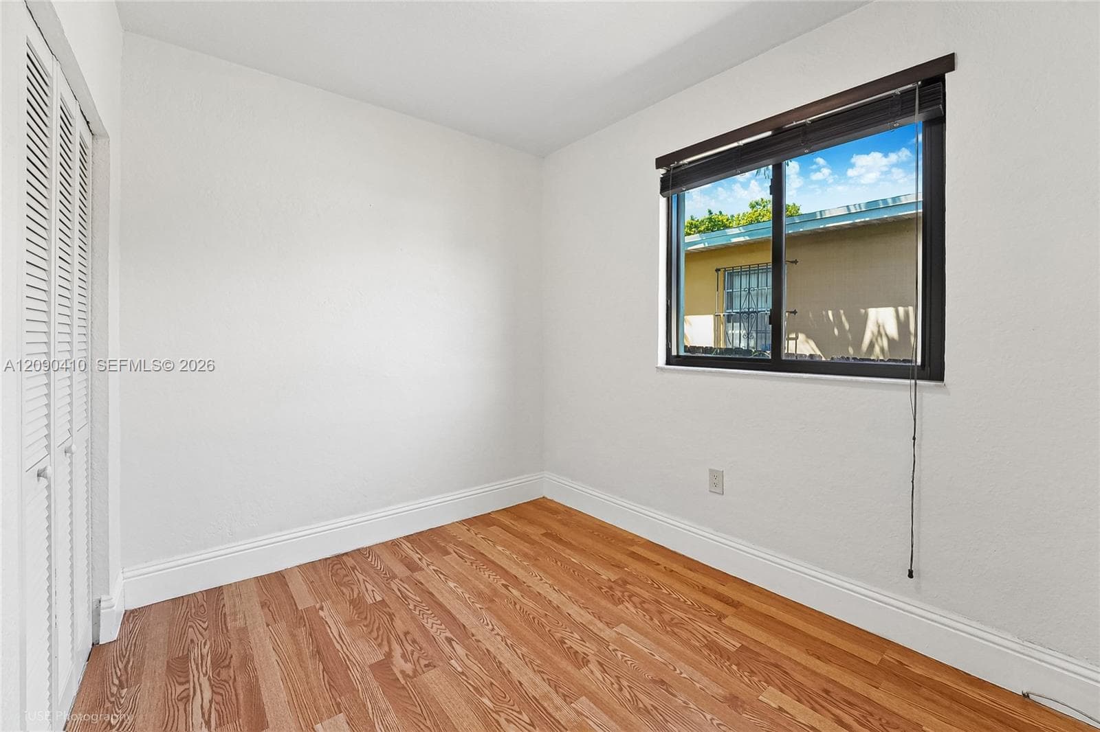944 SW 10th Ave photo 6