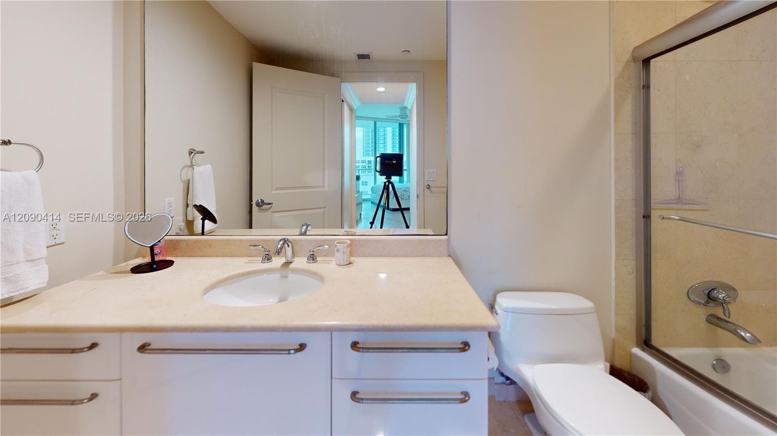OCEAN PALMS CONDO · #1705 in Hollywood - Photo 33