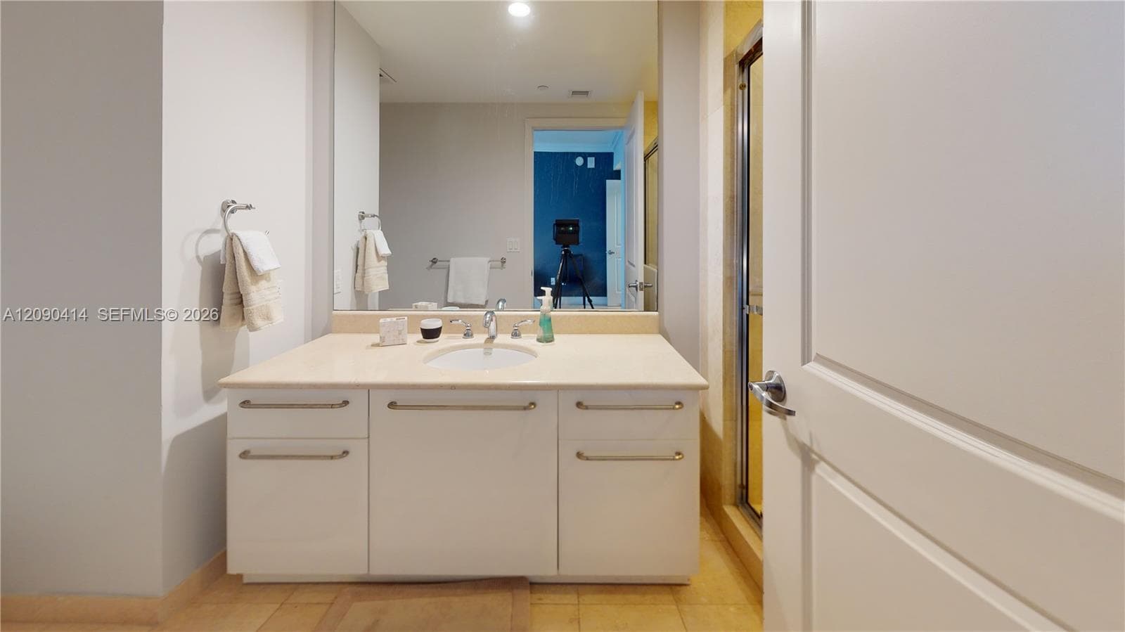 OCEAN PALMS CONDO · #1705 in Hollywood - Photo 35