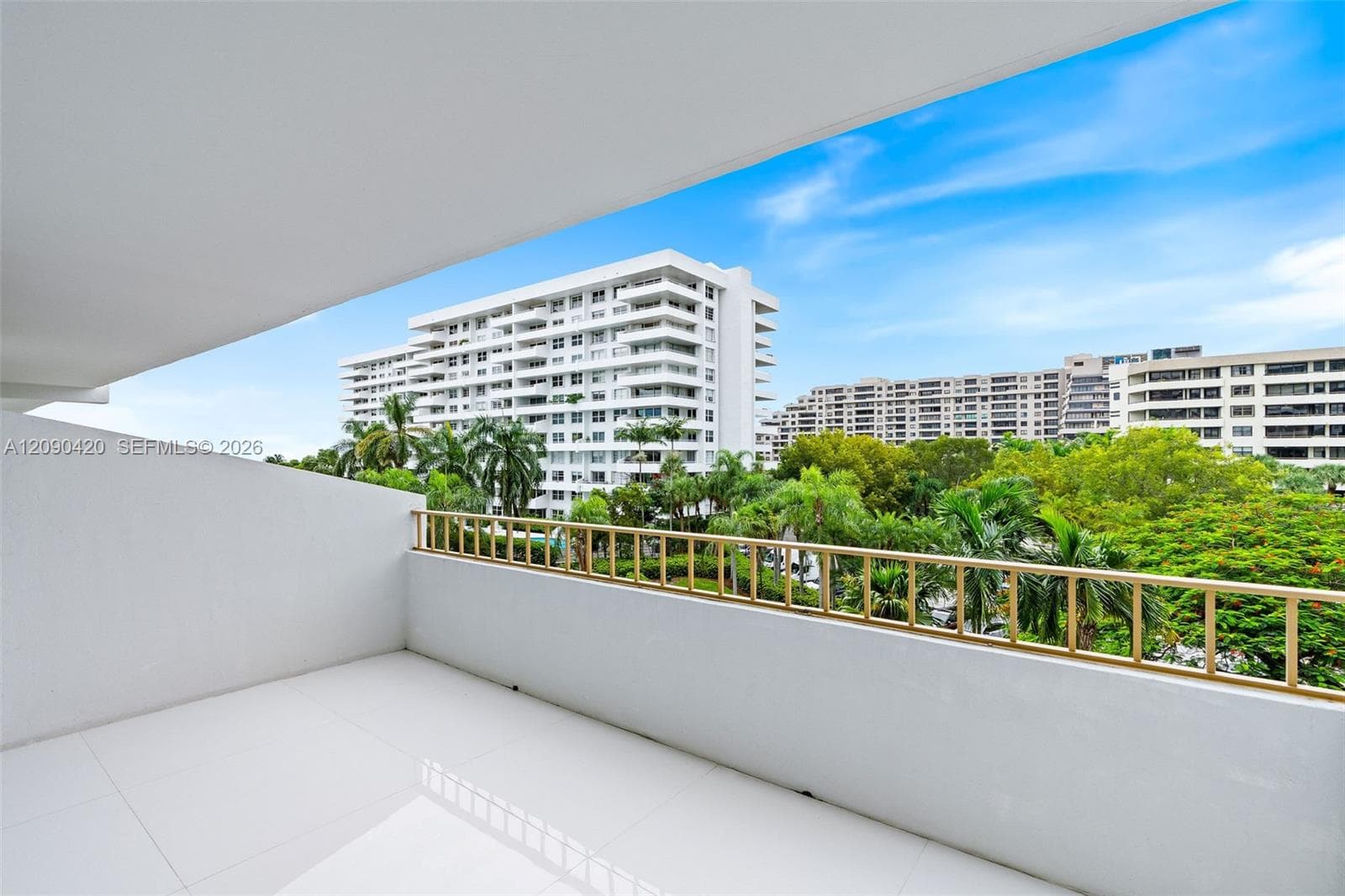 Commodore Club West · #413 in Key Biscayne - Photo 15