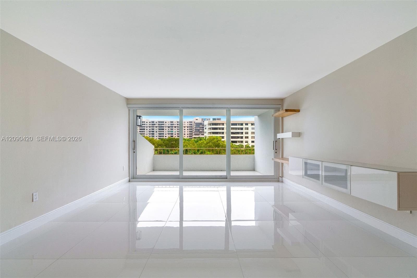 Commodore Club West · #413 in Key Biscayne - Photo 4