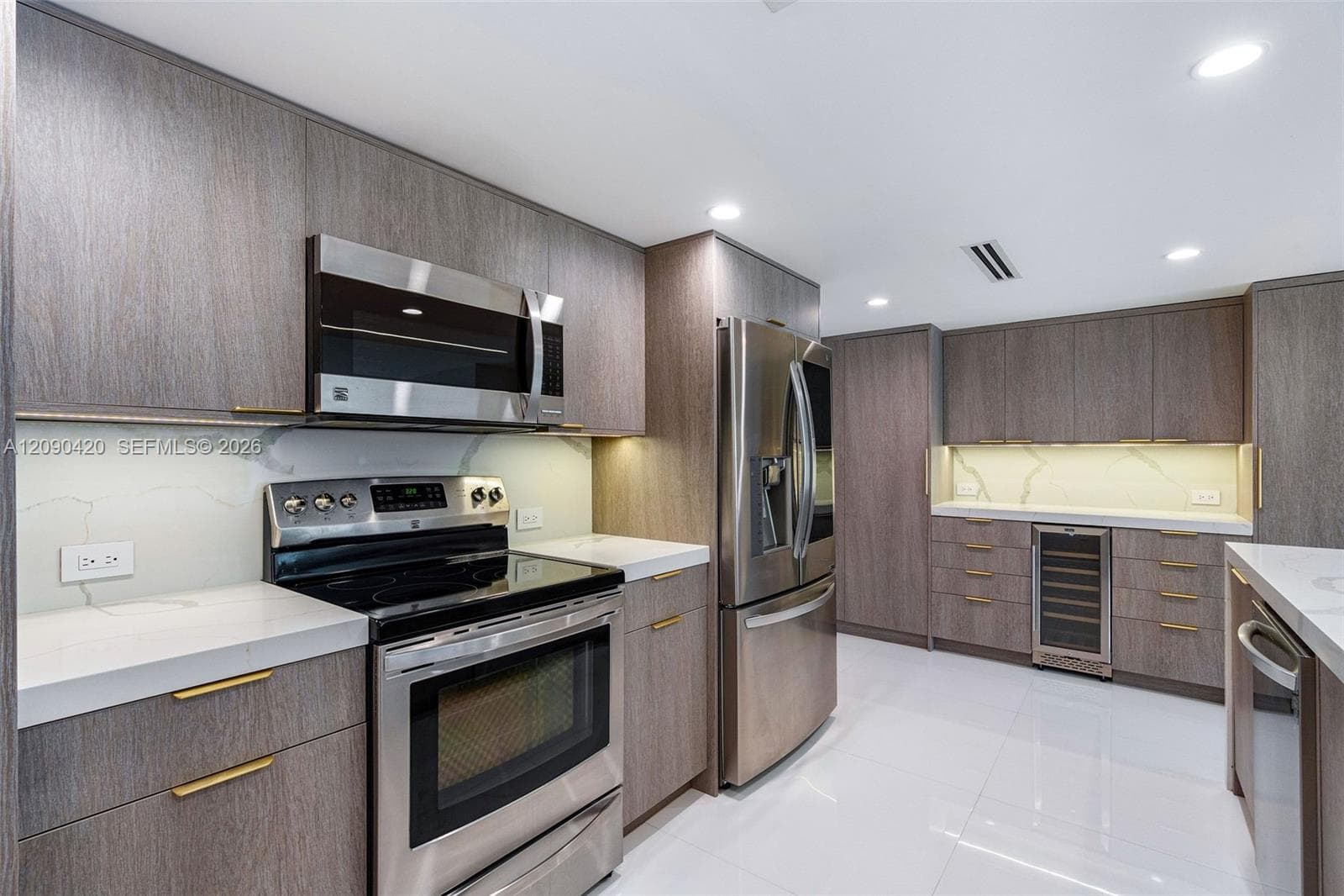 Commodore Club West · #413 in Key Biscayne - Photo 8