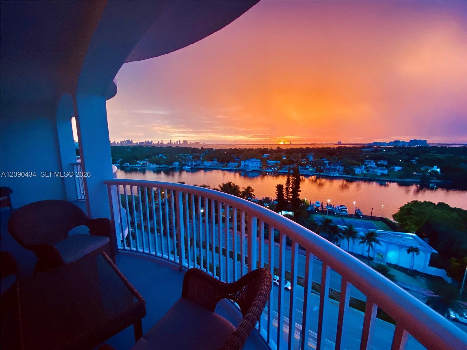 THE CARRIAGE HOUSE CONDO · #1020 in Miami Beach - Photo 1