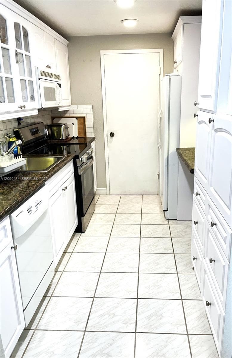 THE CARRIAGE HOUSE CONDO · #1020 in Miami Beach - Photo 34