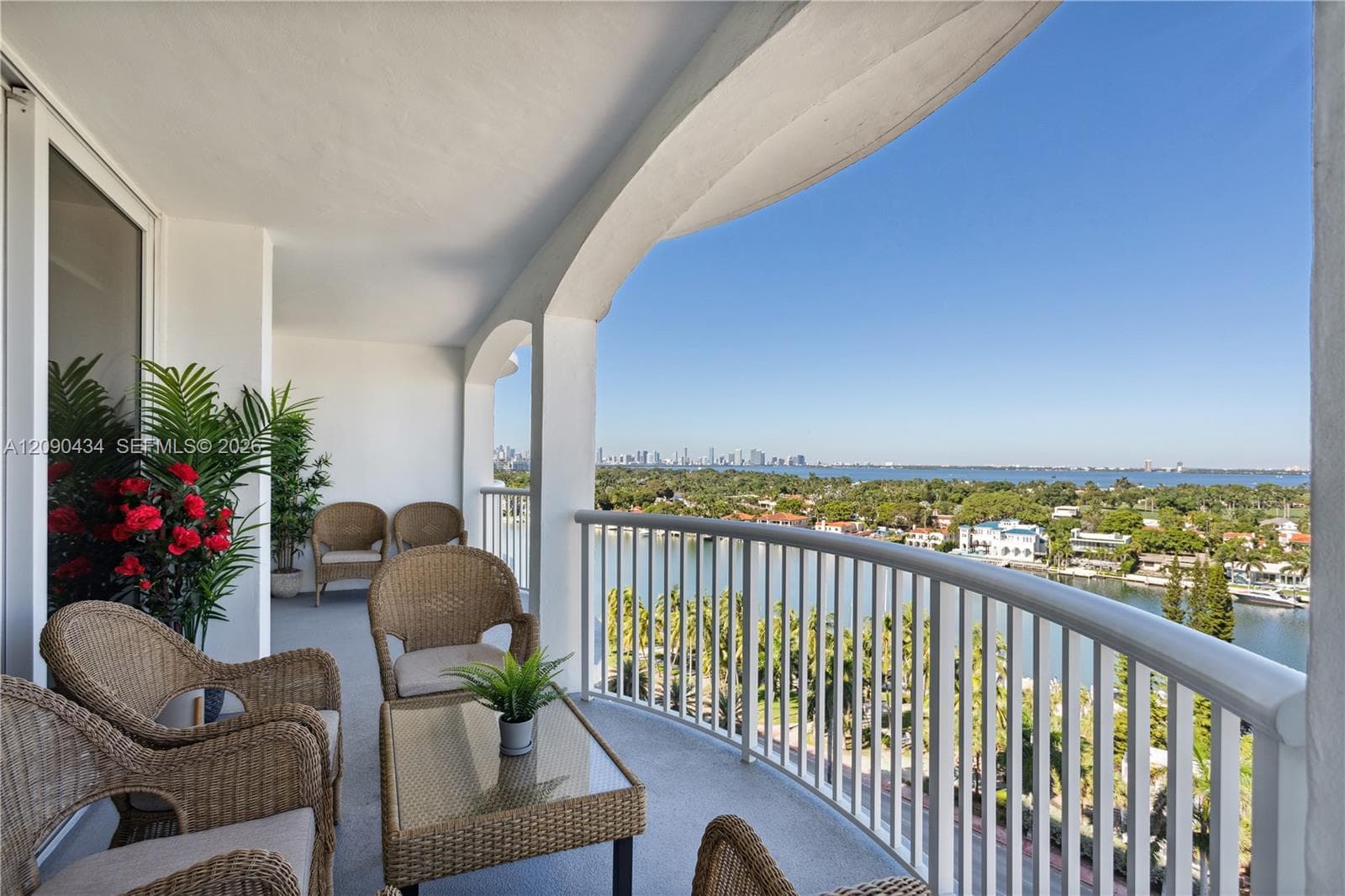 THE CARRIAGE HOUSE CONDO · #1020 in Miami Beach - Photo 33
