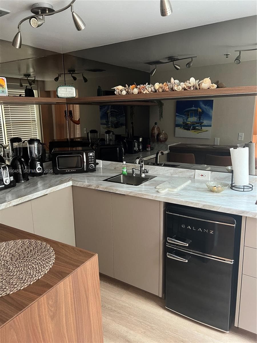 918 OCEAN DRIVE CONDO · #206 in Miami Beach - Photo 8