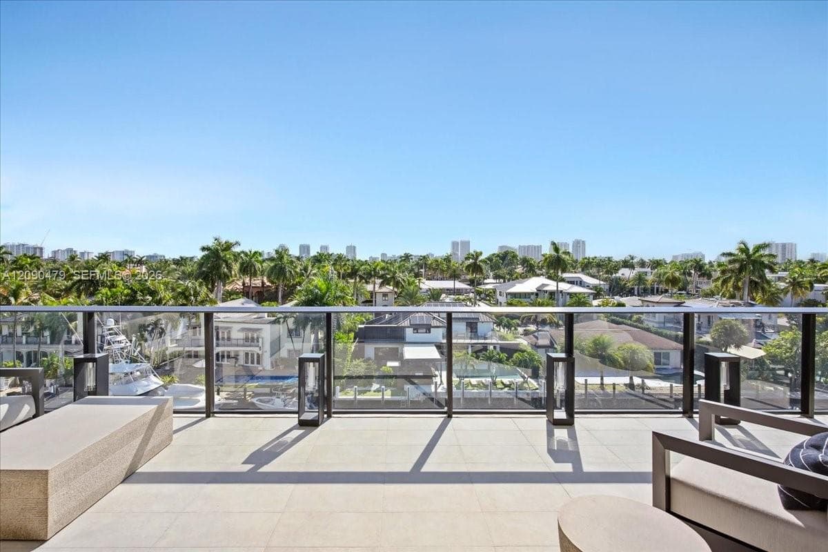 160 Marina Bay · #PH3 in Fort Lauderdale - Photo 2