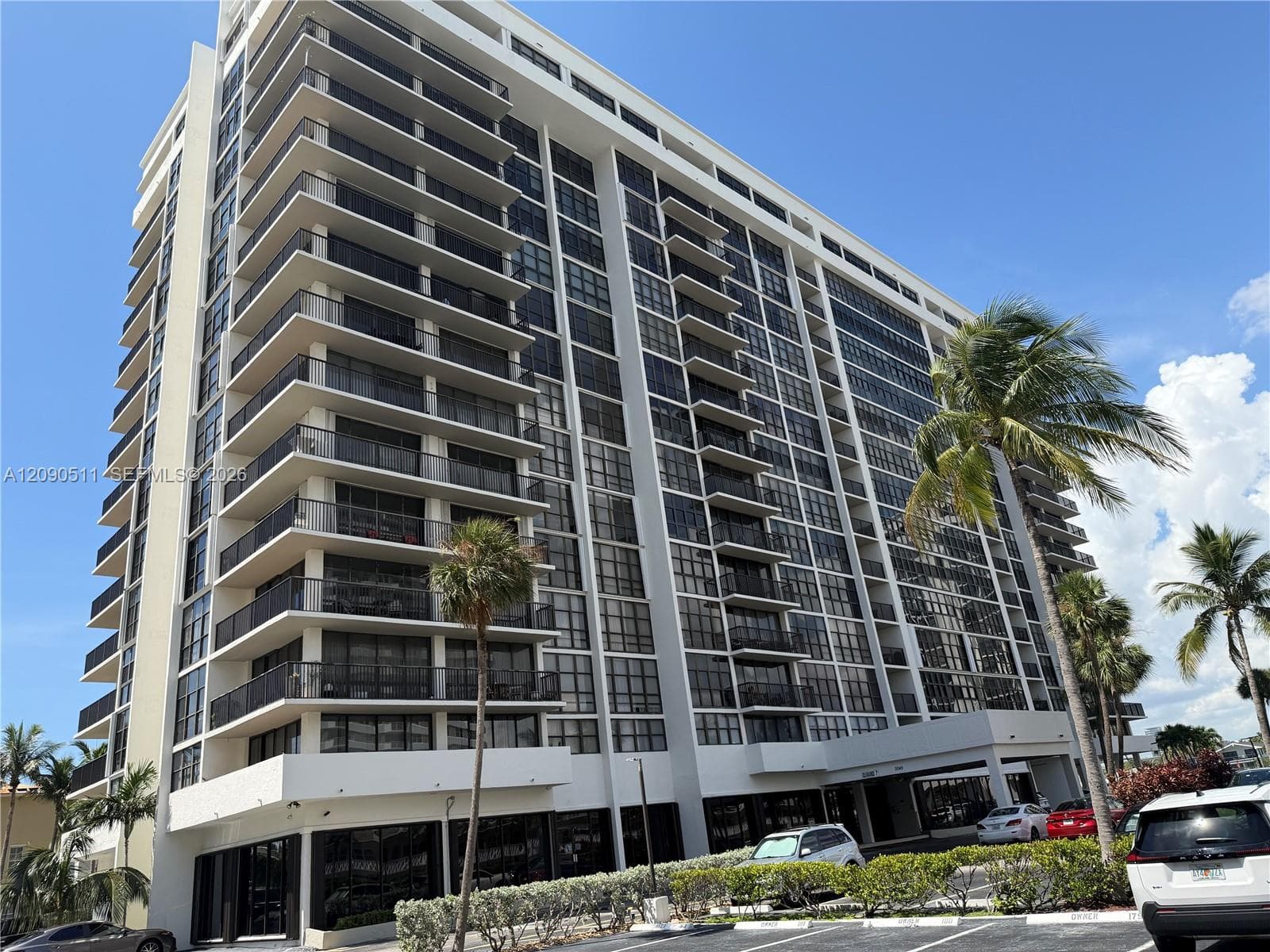 AVANT GARDE CONDO · #708 in Hallandale Beach - Photo 1