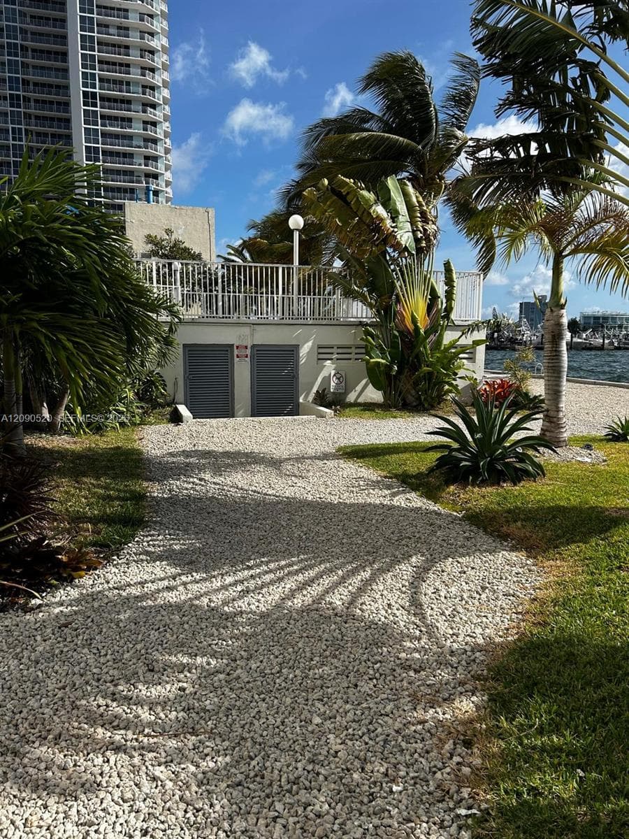 CARIBBEAN TOWERS CONDO · #9G in North Bay Village - Photo 26