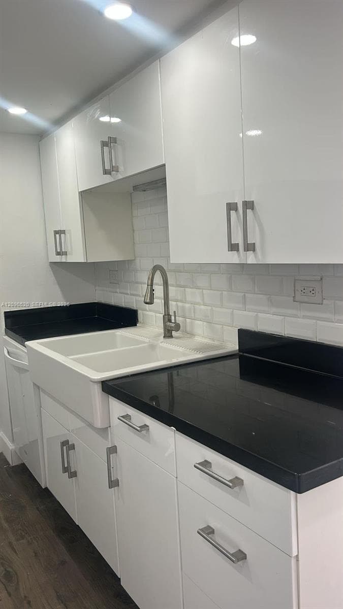 CARIBBEAN TOWERS CONDO · #9G in North Bay Village - Photo 4