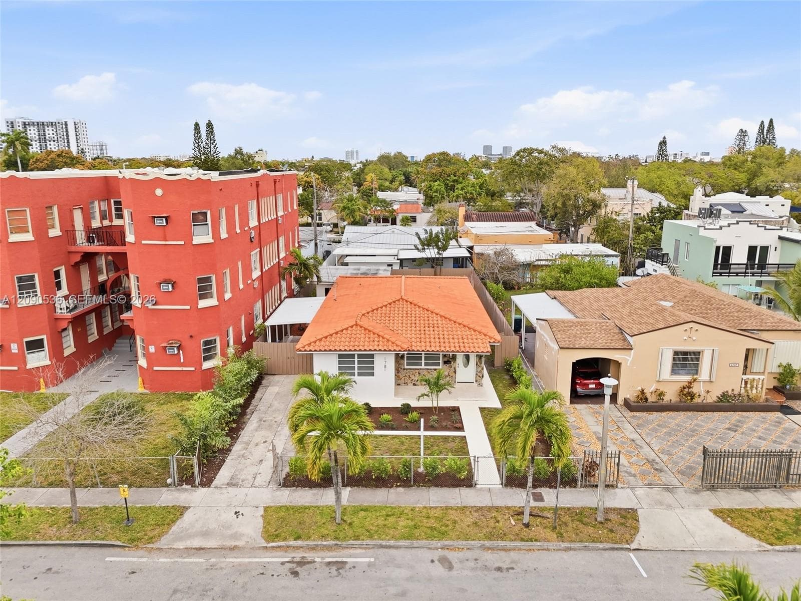 1781 SW 13th St photo 1