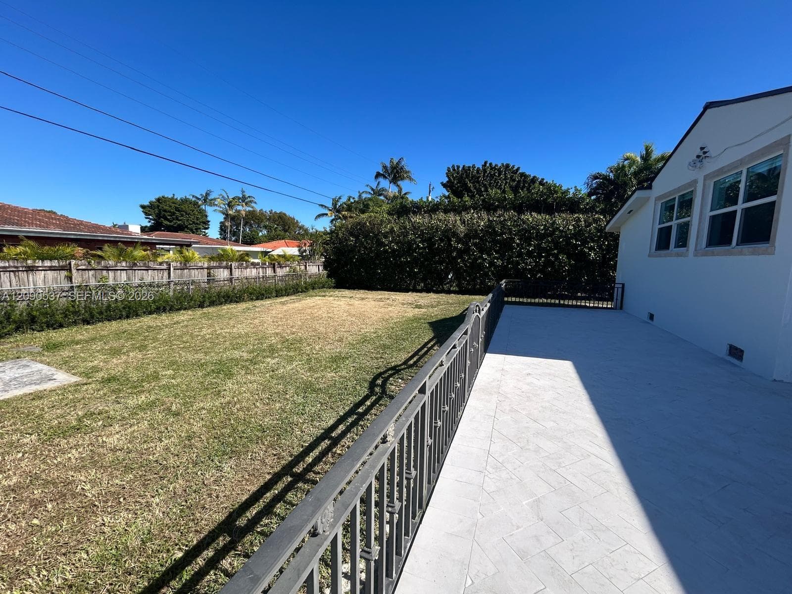 1525 SW 18th St photo 3