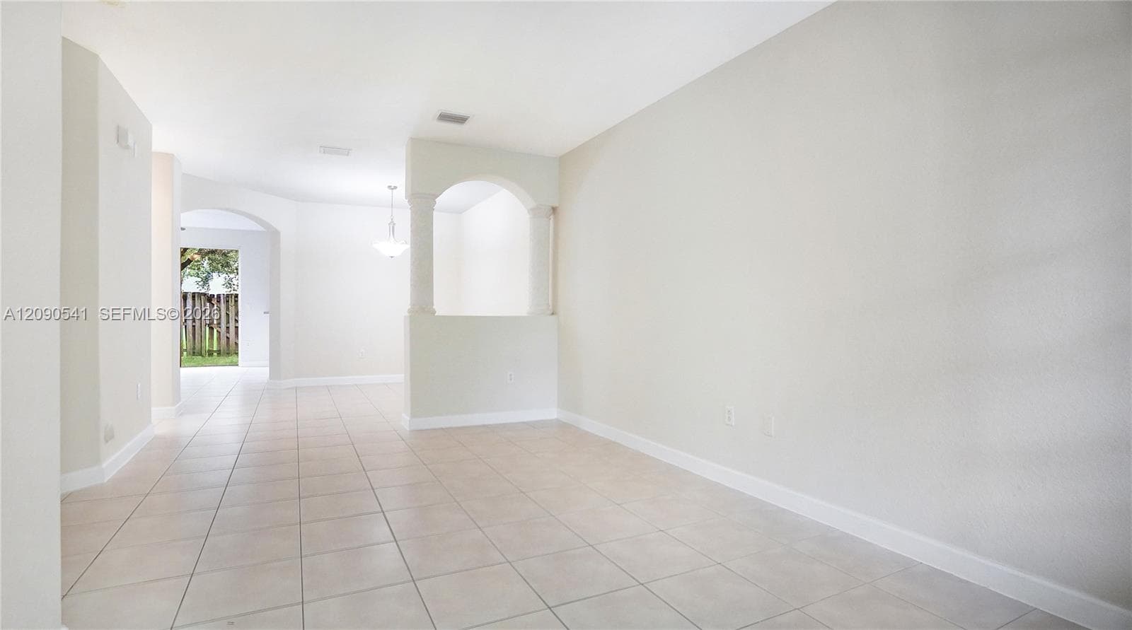 1485 SE 25th Ter photo 2