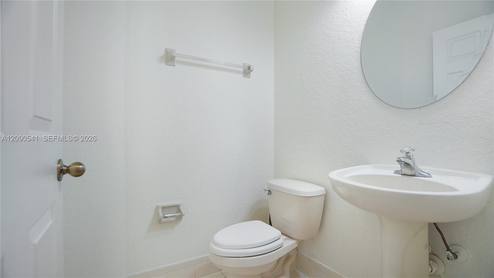 Downstairs 1/2 Bath