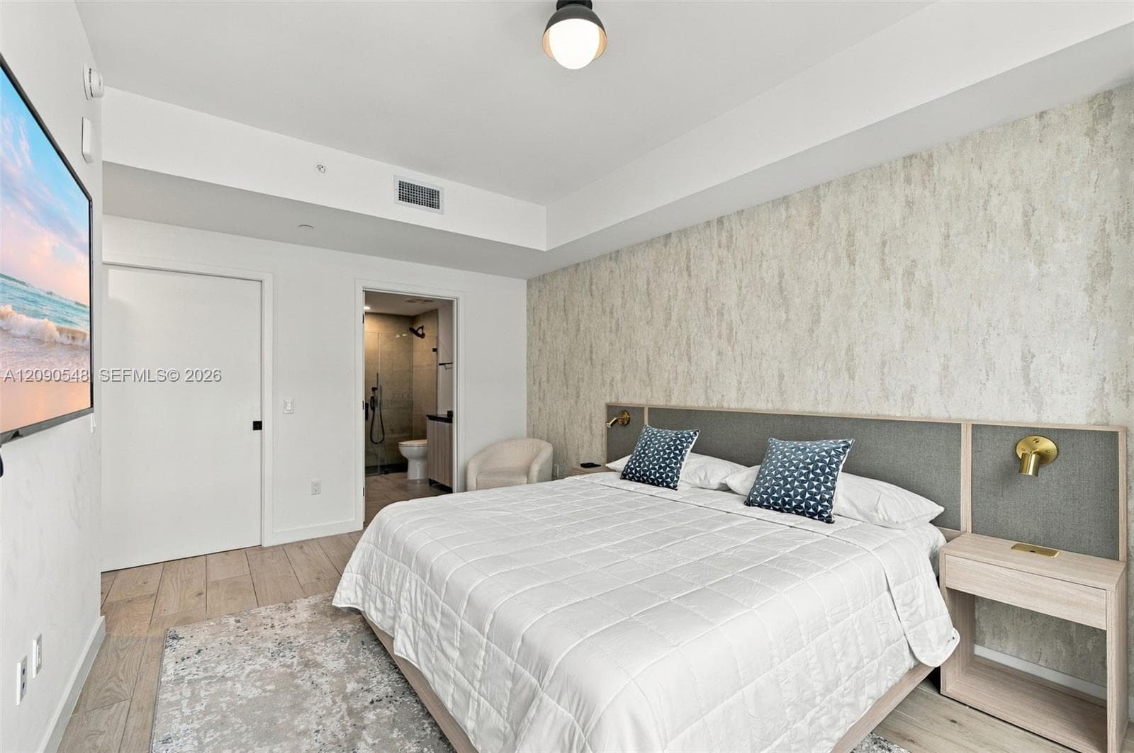 District 225 · #3105 in Miami - Photo 16