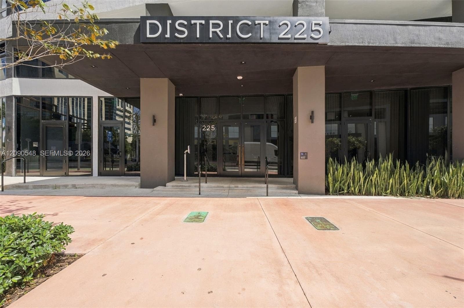 District 225 · #3105 in Miami - Photo 20