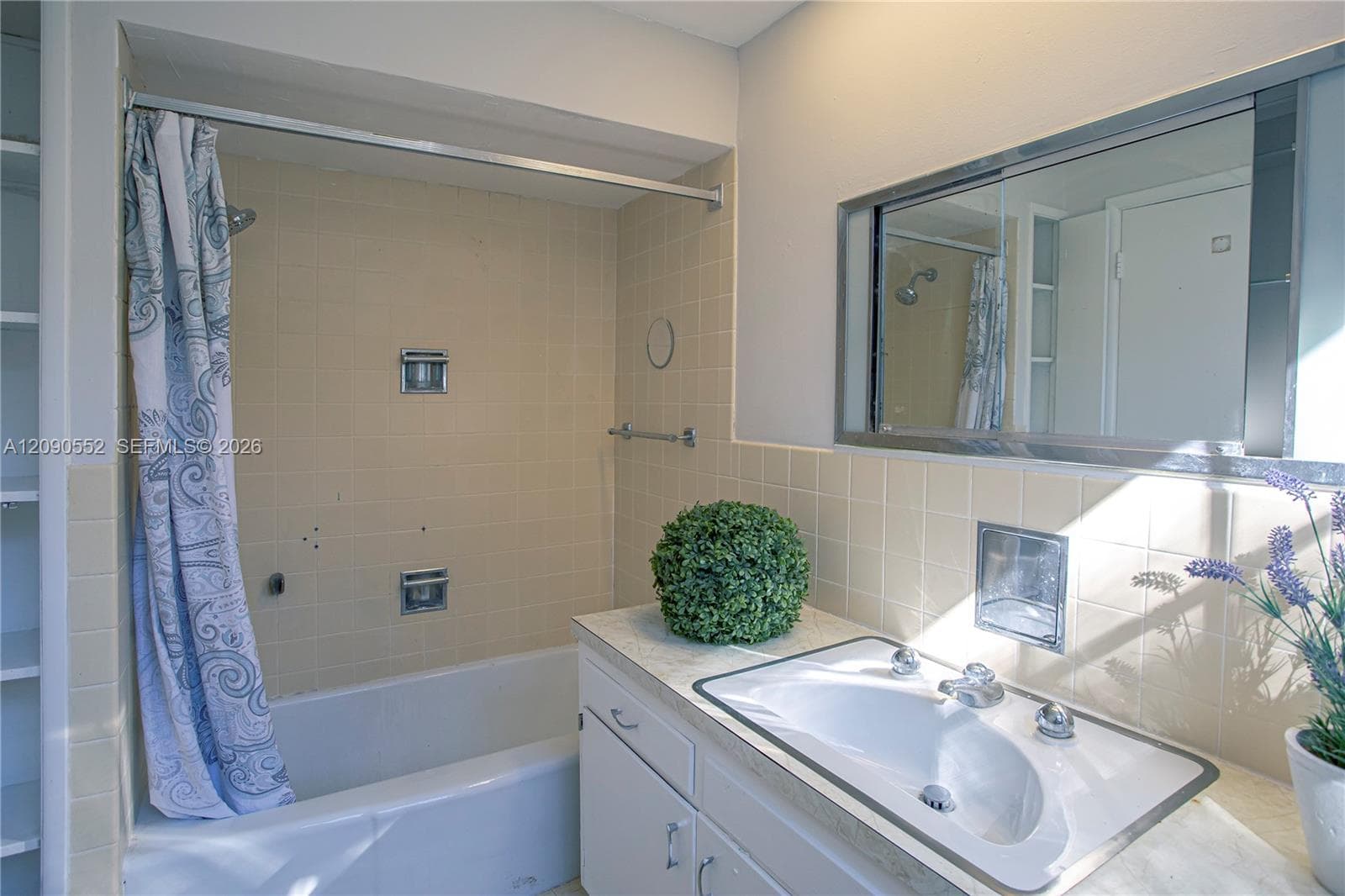 2805 Segovia St photo 24