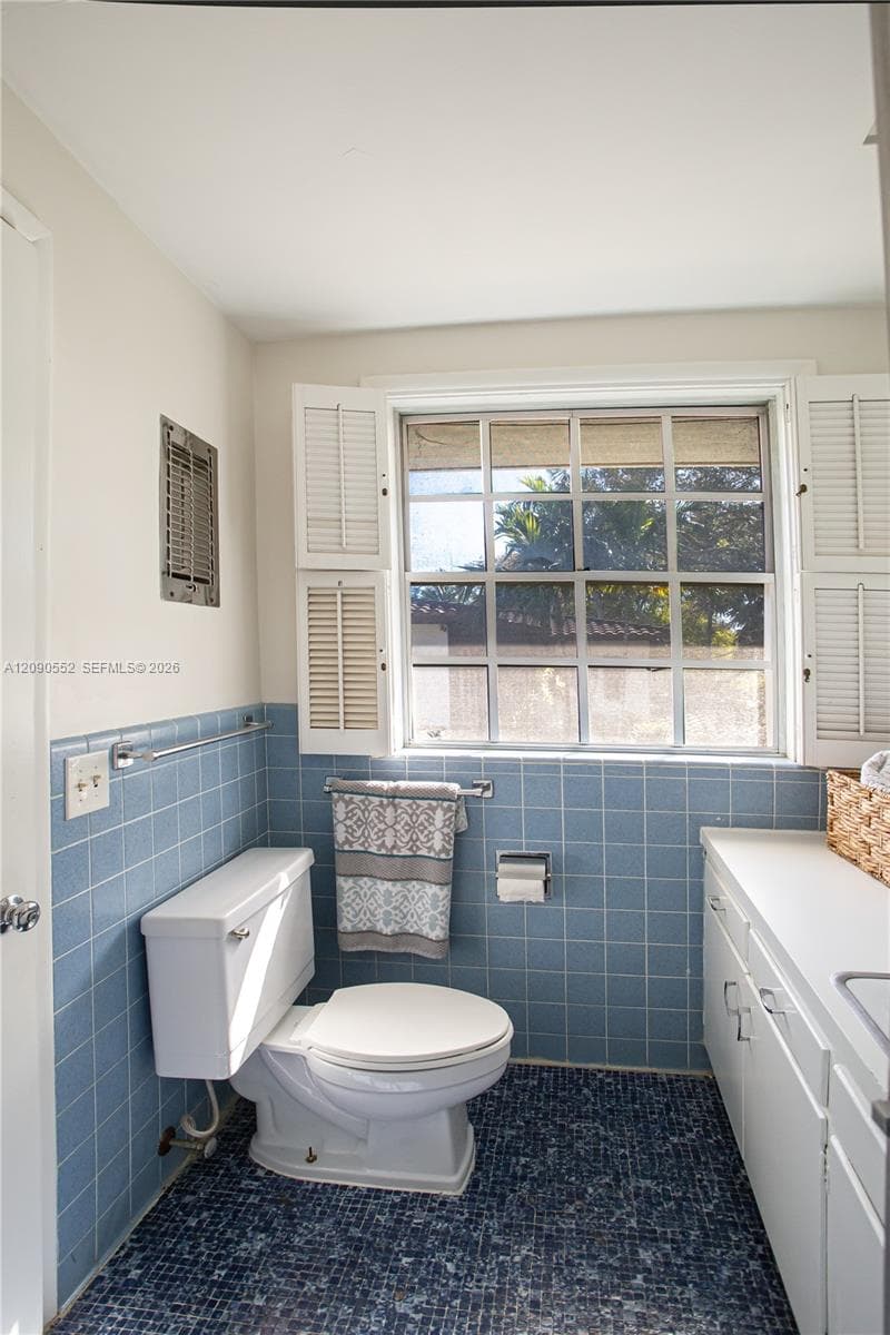 2805 Segovia St photo 18
