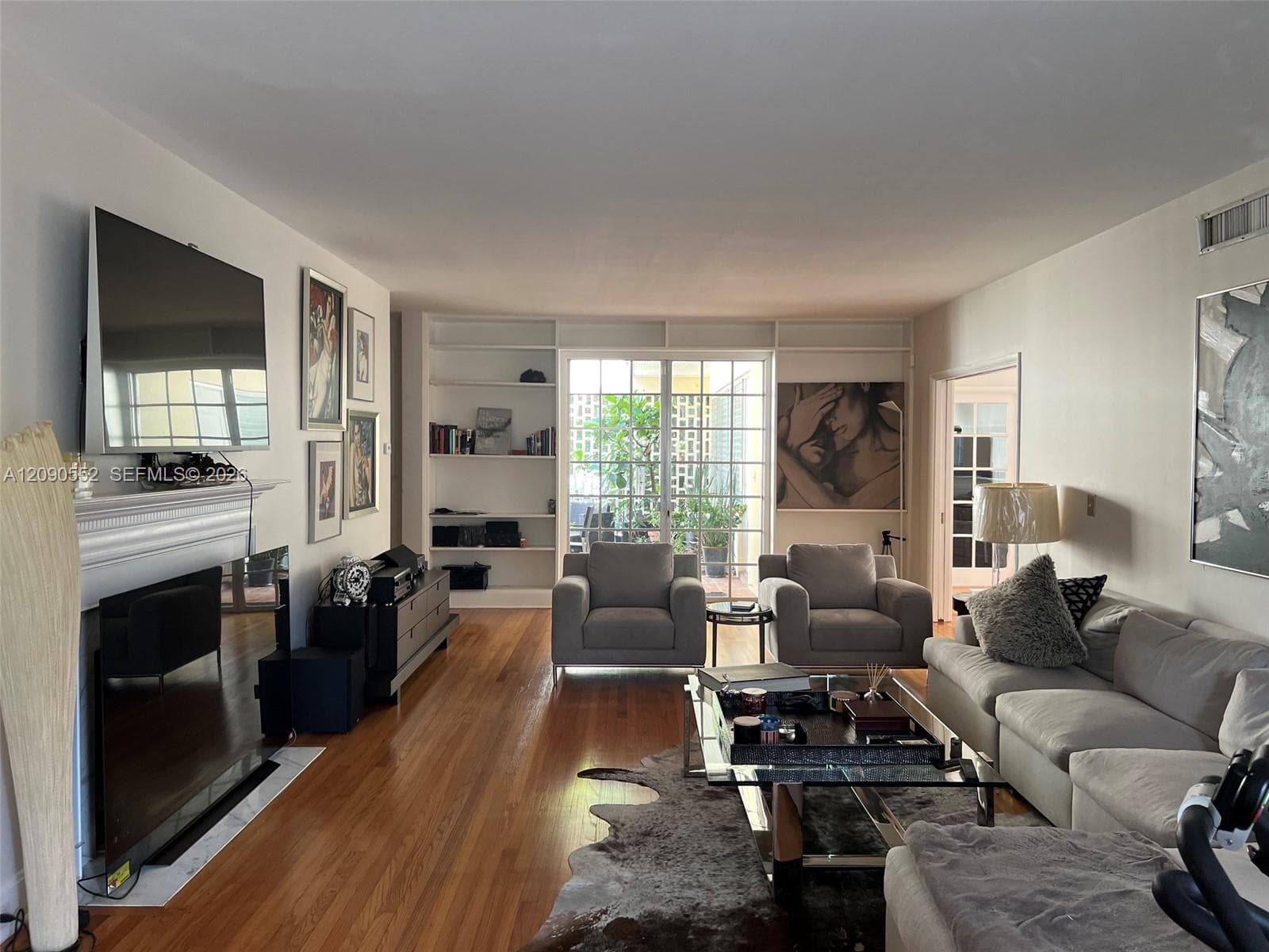 2805 Segovia St photo 4