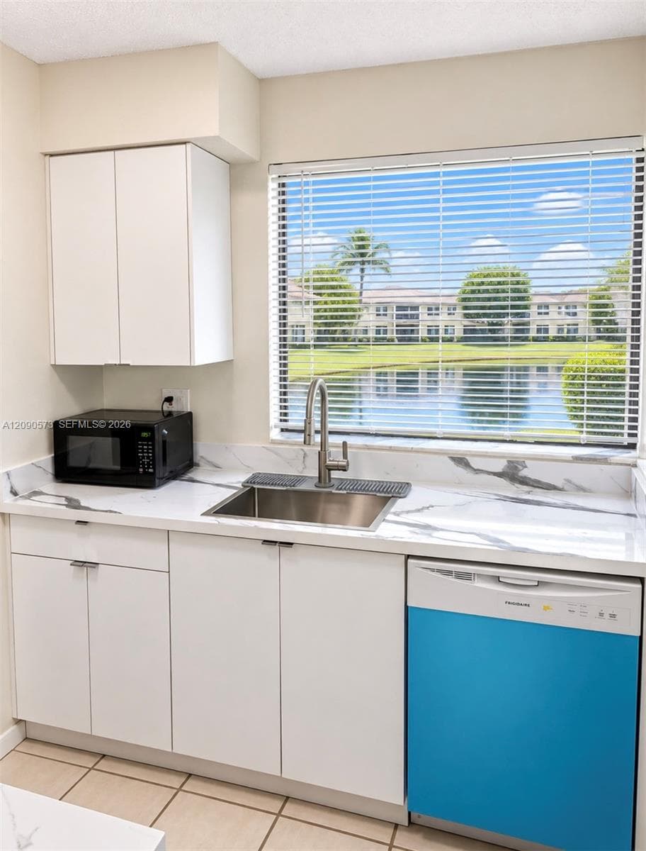 LAKESHORE CONDO 10 · #1211F in Homestead - Photo 8