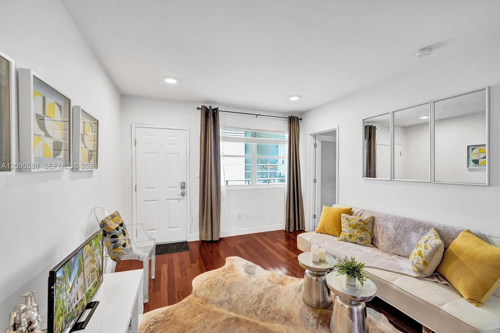 RETREAT CONDO · #407 in Miami Beach - Photo 2