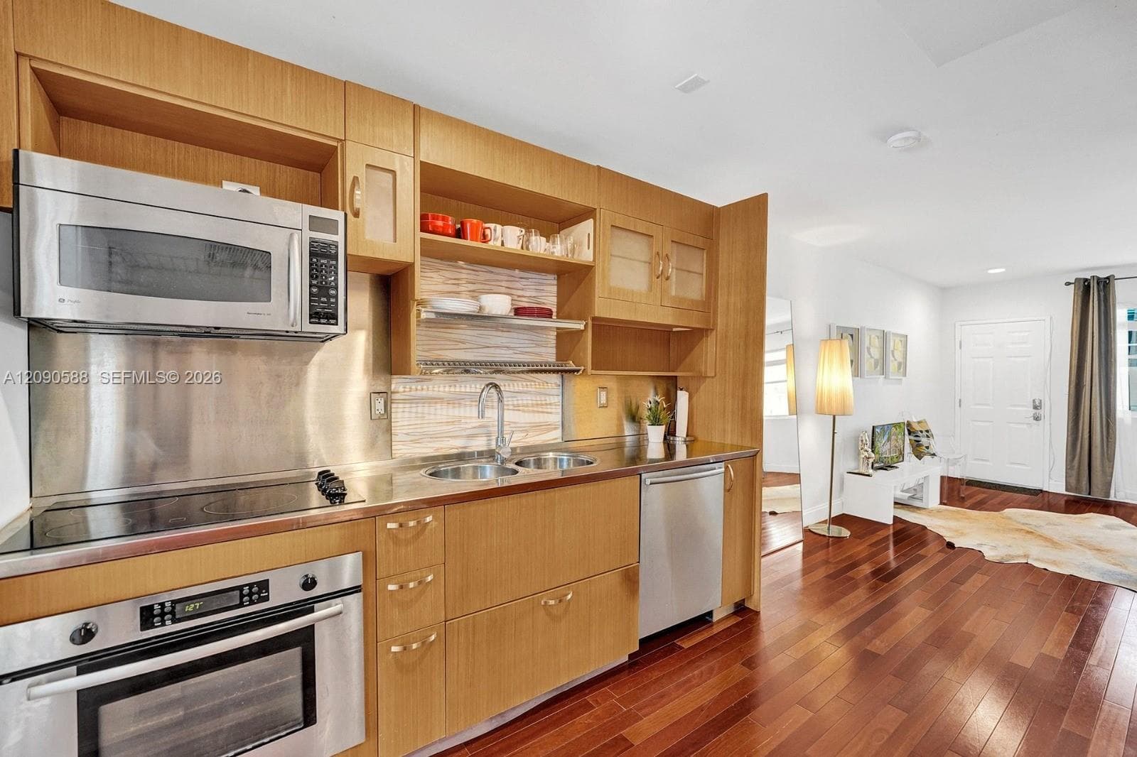RETREAT CONDO · #407 in Miami Beach - Photo 3