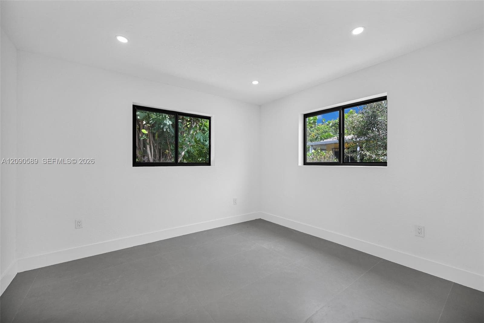 19301 NW 52nd Ave photo 6