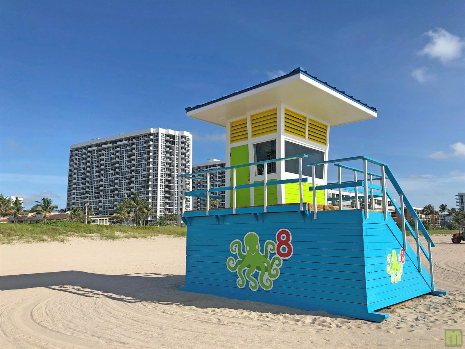107 beach6-lifeguard
