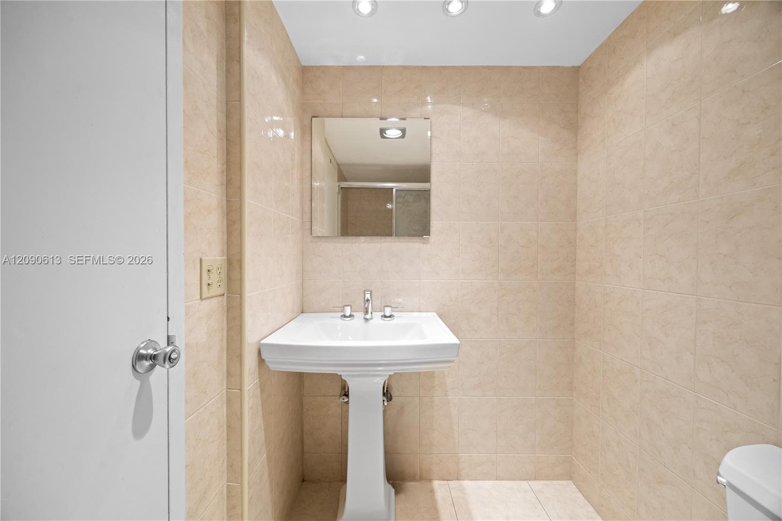 Winston Towers · #812 in Sunny Isles Beach - Photo 12