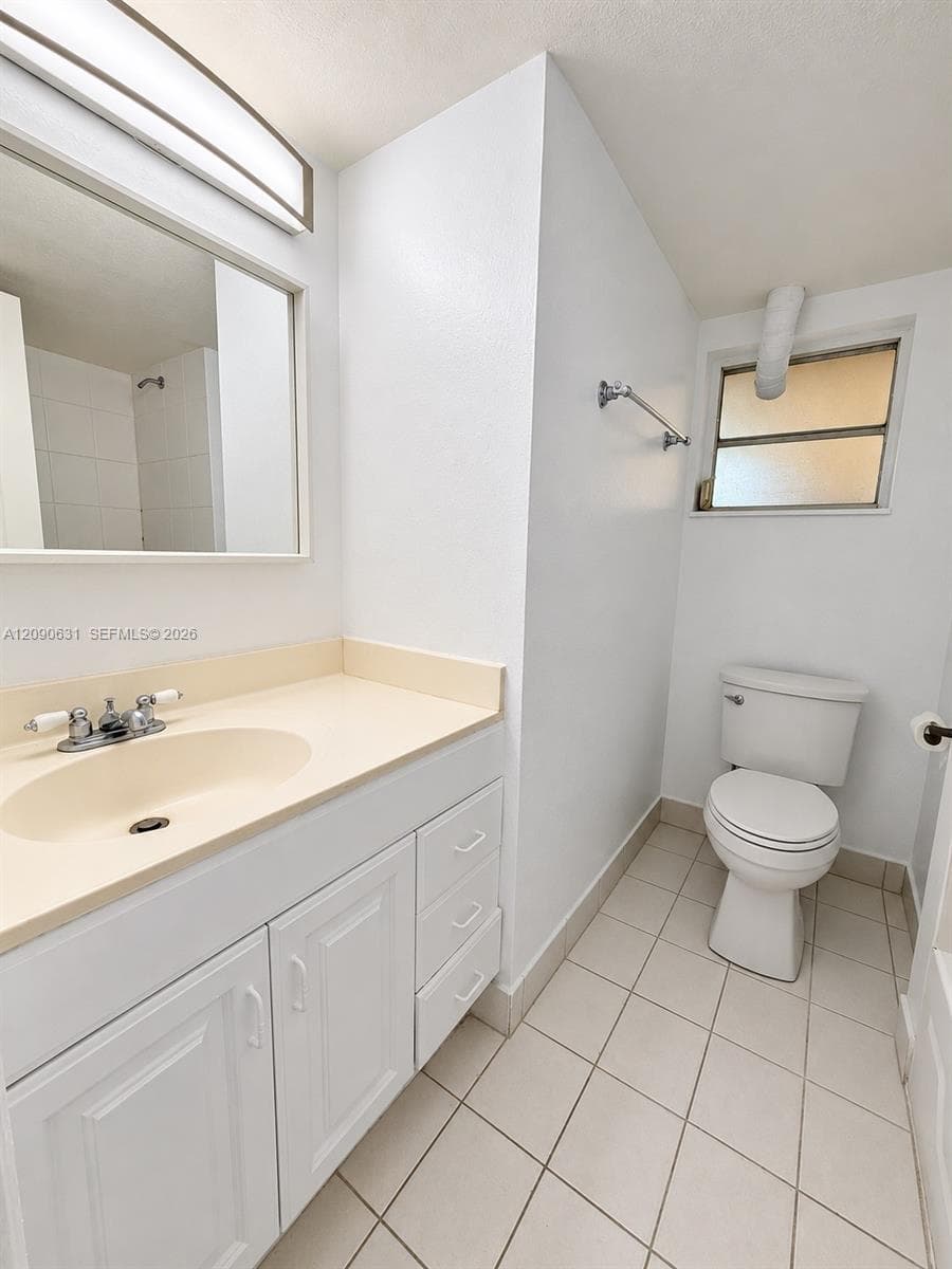 PINEBARK CONDO · #203 in Miami - Photo 13