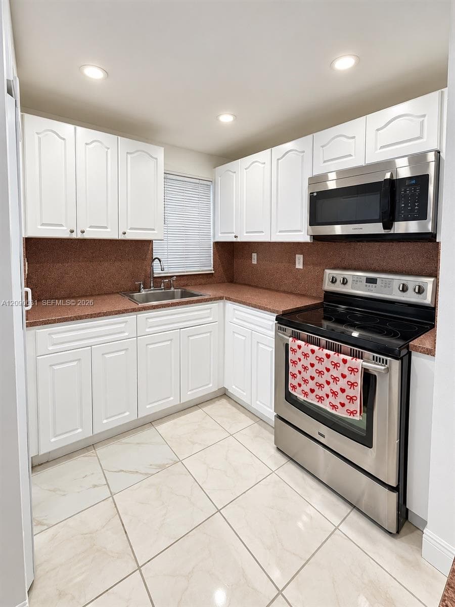 PINEBARK CONDO · #203 in Miami - Photo 3