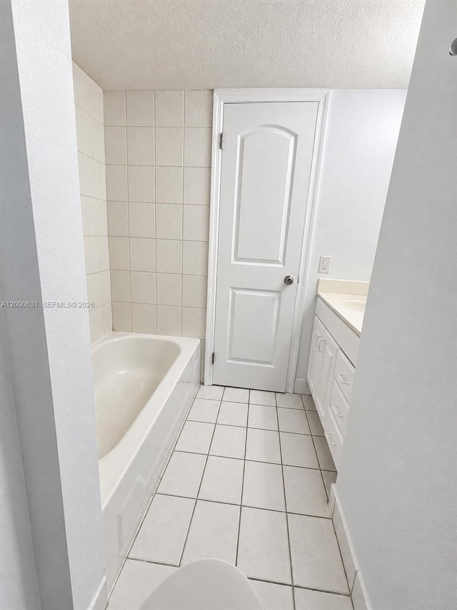 PINEBARK CONDO · #203 in Miami - Photo 14