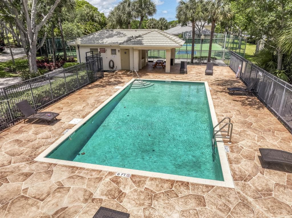 Pool Westwood