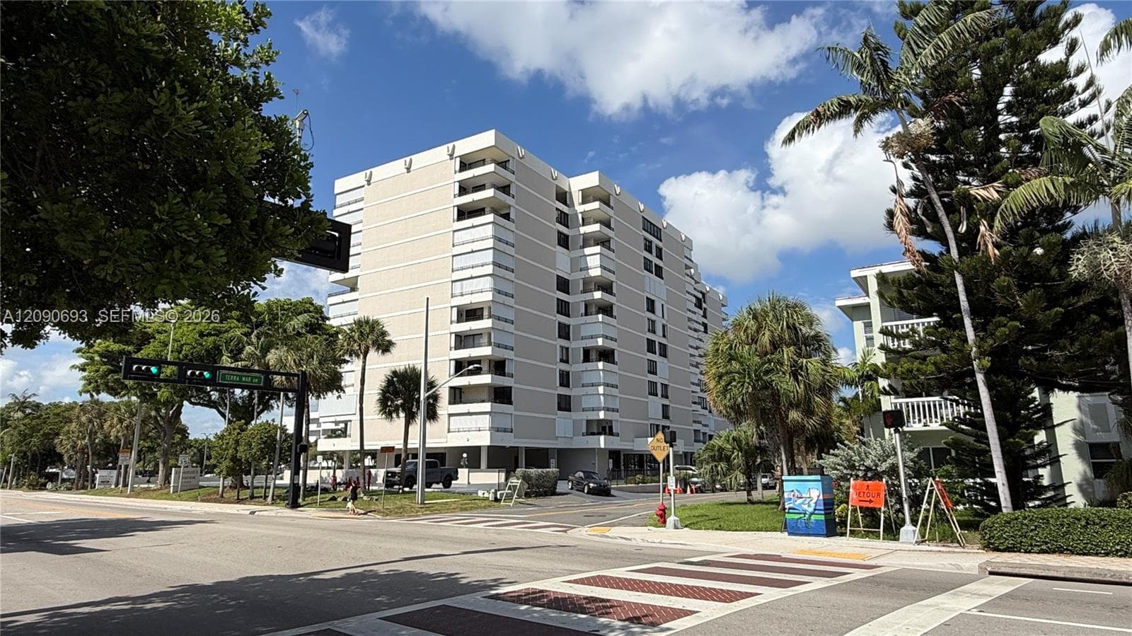 EMERALD TOWER CONDO · #1001 in Pompano Beach - Photo 36