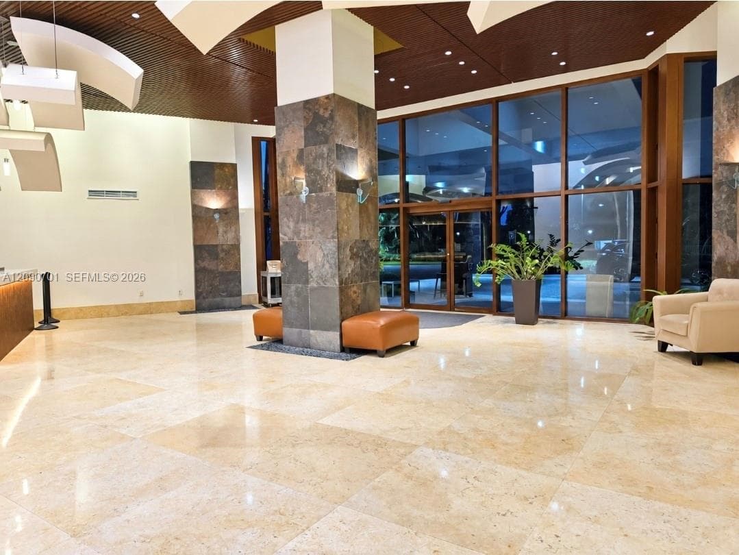 PARC CENTRAL AVENTURA SOU · #608 in Aventura - Photo 6