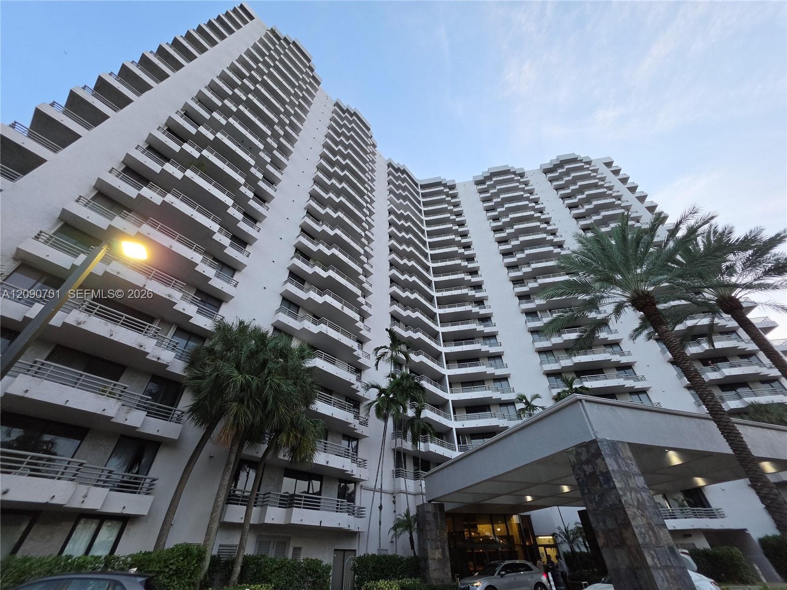 PARC CENTRAL AVENTURA SOU · #608 in Aventura - Photo 3