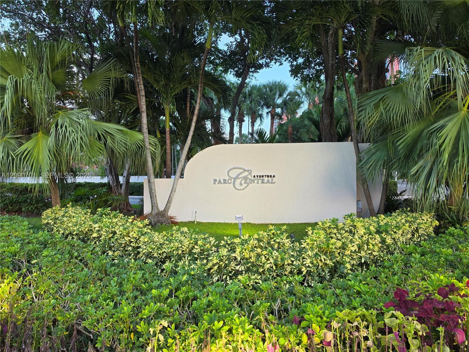 PARC CENTRAL AVENTURA SOU · #608 in Aventura - Photo 1