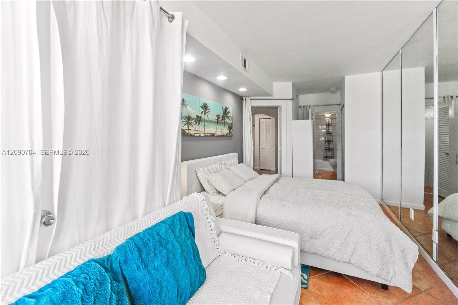 The Decoplage · #1127 in Miami Beach - Photo 10
