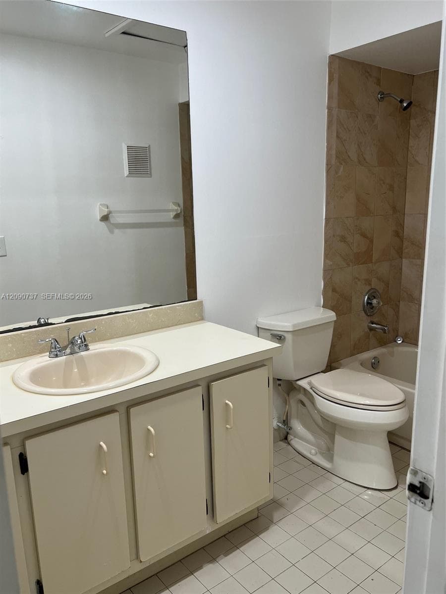 CARMEL LAKES CONDO NO 4 · #206 in Miami - Photo 10