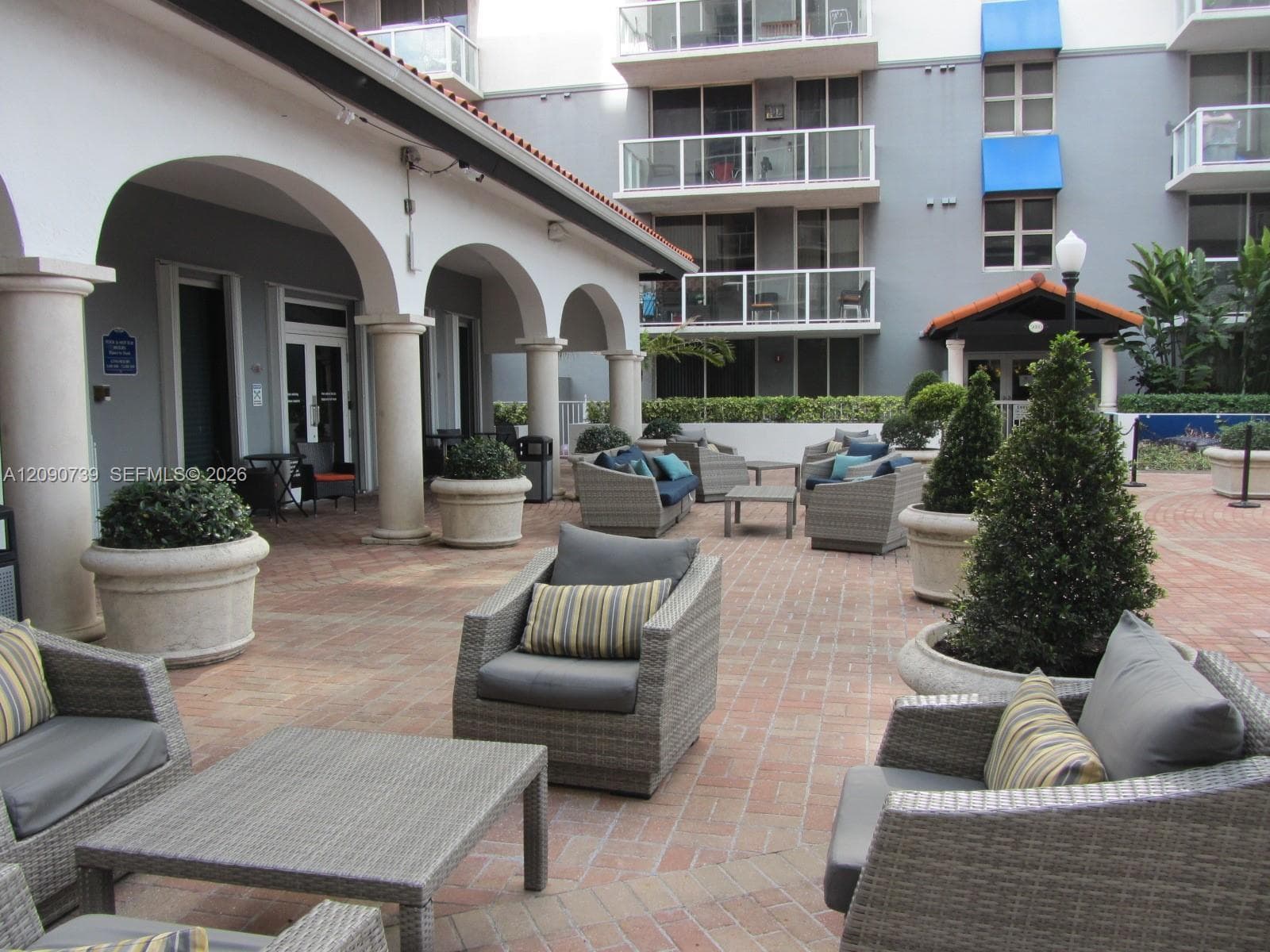 Pool /sitting area