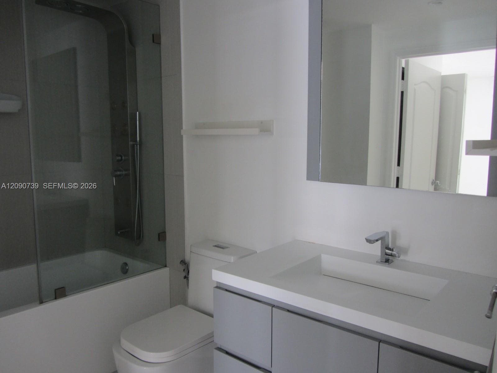 BLUE LAGOON CONDO · #PH12 in Miami - Photo 8